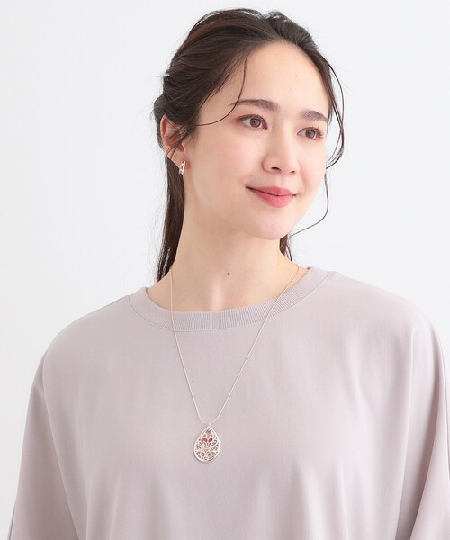 SHOO・LA・RUE（シューラルー）の「ステンドグラス風透かしモチーフネックレス（ネックレス・レディース・ゴールド/ピンクゴールド/シルバー・00）」の10枚目の写真