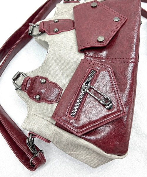 VIBGYOR(ヴィブジョー)の「Y2K 配色デザインショルダーバッグ(CZ)(ショルダーバッグ・レディース・ブラック/ワイン・FREE)」の5枚目の写真
