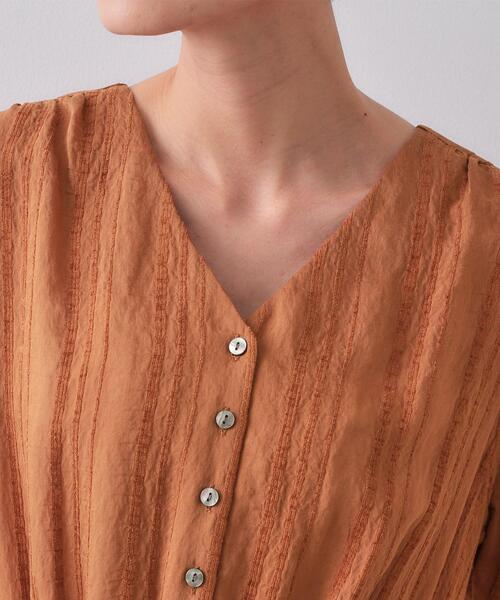 OPAQUE.CLIP(オペークドットクリップ)の「Vネックフィット&フレアワンピース(ワンピース・レディース・ブラック/レッド系1/ブラウン系・40/38/42)」の18枚目の写真