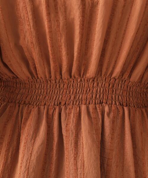 OPAQUE.CLIP(オペークドットクリップ)の「Vネックフィット&フレアワンピース(ワンピース・レディース・ブラック/レッド系1/ブラウン系・40/38/42)」の21枚目の写真