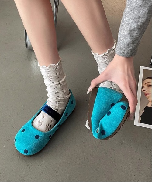 WEGO（ウィゴー）の「WEGO/ドット柄カラーメリージェーンパンプス（パンプス・レディース・ピンク/イエロー/ブルー・MEDIUM/LARGE）」の6枚目の写真