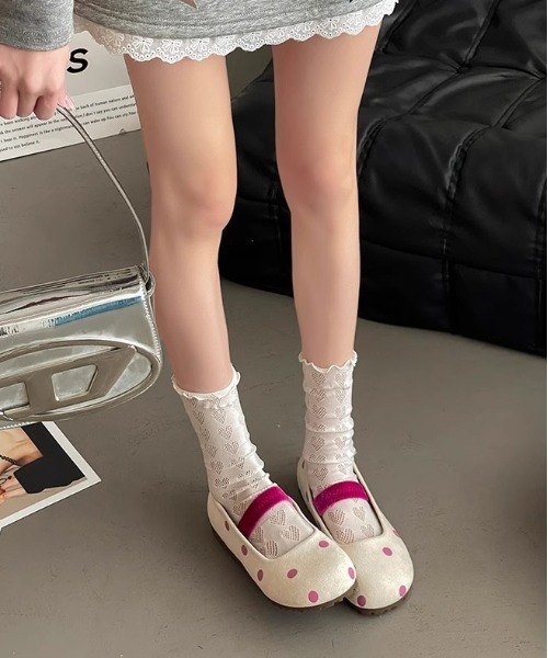 WEGO（ウィゴー）の「WEGO/ドット柄カラーメリージェーンパンプス（パンプス・レディース・ピンク/イエロー/ブルー・MEDIUM/LARGE）」の7枚目の写真