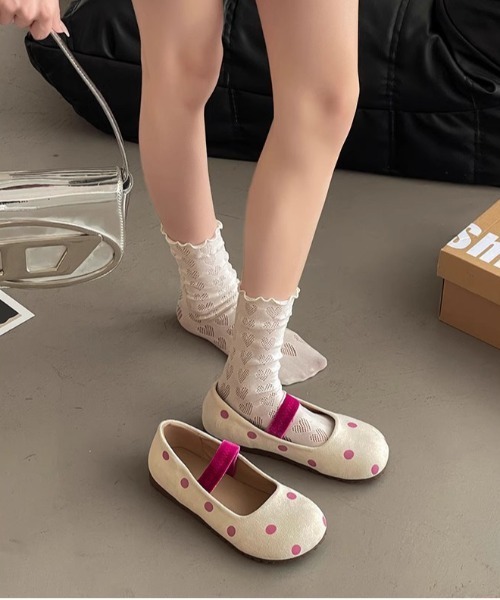 WEGO（ウィゴー）の「WEGO/ドット柄カラーメリージェーンパンプス（パンプス・レディース・ピンク/イエロー/ブルー・MEDIUM/LARGE）」の9枚目の写真