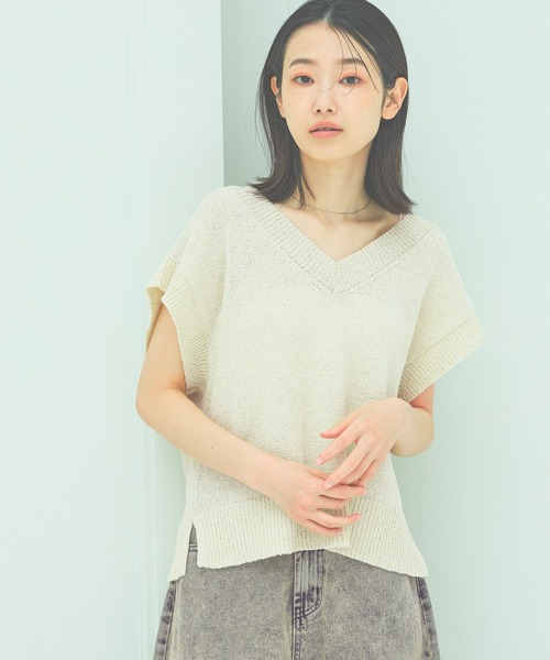 LAKOLE（ラコレ）の「スパンコールニットベスト / 491582（ベスト・レディース・アイボリー/ブラック/ブルー・FREE）」の2枚目の写真