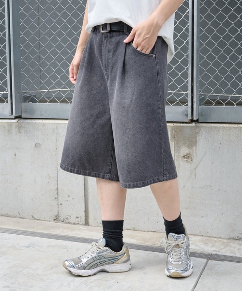 COLONY 2139（コロニートゥーワンスリーナイン）の「デニムバギーショーツ（デニムパンツ・メンズ・ブルー/ブラック・MEDIUM/LARGE）」の2枚目の写真