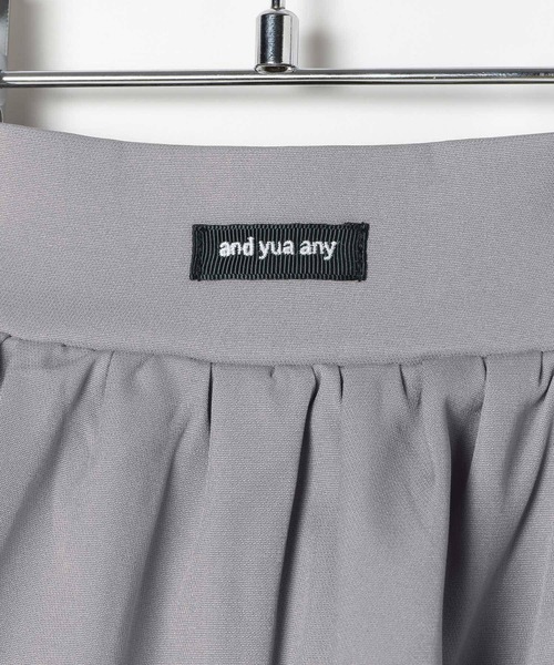 GLOBAL WORK（グローバルワーク）の「フリルミニスカートペチパンツ付き/AND YUA ANY/494838（スカート・キッズ・オフホワイト/グレー・MEDIUM/SMALL）」の4枚目の写真