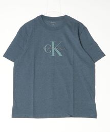 【ユニセックス】ショートスリーブ モノグラムプリントTシャツ[JUNG KOOK / ジョングク着用商品]