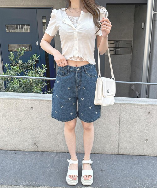 frunco（フランコ）の「【ZOZO限定】リボン刺繍ショートデニムパンツ（デニムパンツ・レディース・ライトブルー/ブルー・MEDIUM）」の10枚目の写真