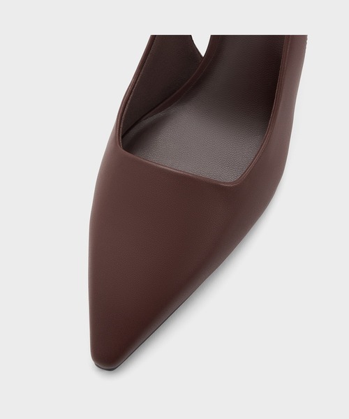 CHARLES & KEITH（チャールズ & キース）の「ポインテッドトゥ キトゥンヒールスリングバックパンプス（パンプス・レディース・ブラック系その他7/ダークブラウン・22cm/22.5cm/23cm/23.5cm/24.5cm/25cm/25.5cm/26.5cm）」の5枚目の写真