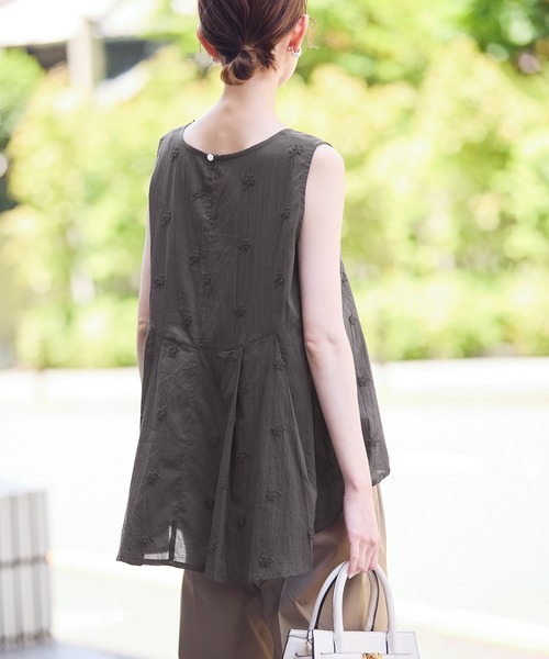 ROPE' PICNIC(ロペピクニック)の「3Dレースノースリーブブラウス(シャツ/ブラウス・レディース・オフホワイト/スミクロ・38)」の6枚目の写真