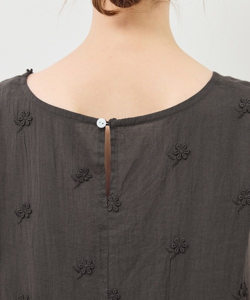 ROPE' PICNIC(ロペピクニック)の「3Dレースノースリーブブラウス(シャツ/ブラウス・レディース・オフホワイト/スミクロ・38)」の21枚目の写真