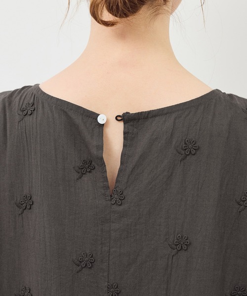 ROPE' PICNIC(ロペピクニック)の「3Dレースノースリーブブラウス(シャツ/ブラウス・レディース・オフホワイト/スミクロ・38)」の20枚目の写真