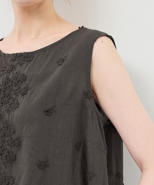 ROPE' PICNIC(ロペピクニック)の「3Dレースノースリーブブラウス(シャツ/ブラウス・レディース・オフホワイト/スミクロ・38)」の18枚目の写真