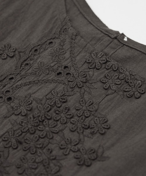 ROPE' PICNIC(ロペピクニック)の「3Dレースノースリーブブラウス(シャツ/ブラウス・レディース・オフホワイト/スミクロ・38)」の15枚目の写真