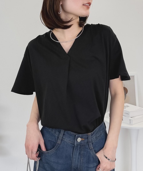 RCD(アールシーディー)の「ブラウス風タックスキッパー半袖Tシャツ(Tシャツ/カットソー・レディース・ホワイト/モカ/グレイッシュベージュ/ブラック/チャコールグレー・LL~3L/4L~5L/M-L)」の3枚目の写真