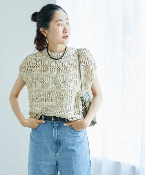 le.coeur blanc（ルクールブラン）の「《手洗い可能》透かし編みデザインニットベスト（ベスト・レディース・ホワイト/ベージュ・38）」の4枚目の写真