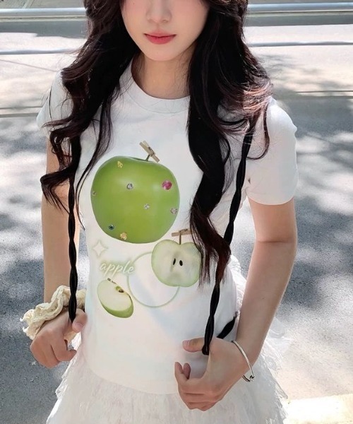 GEMEDA(ジェメダ)の「ロゴプリント リブフィットTシャツ(Tシャツ/カットソー・レディース・ホワイト/ブラック/ダークグレー/ホワイト系3/ホワイト系2/ホワイト系1/ネイビー/ブラック系・M)」の3枚目の写真
