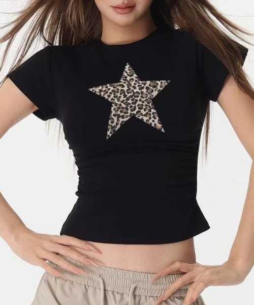 GEMEDA(ジェメダ)の「ロゴプリント リブフィットTシャツ(Tシャツ/カットソー・レディース・ホワイト/ブラック/ダークグレー/ホワイト系3/ホワイト系2/ホワイト系1/ネイビー/ブラック系・M)」の6枚目の写真