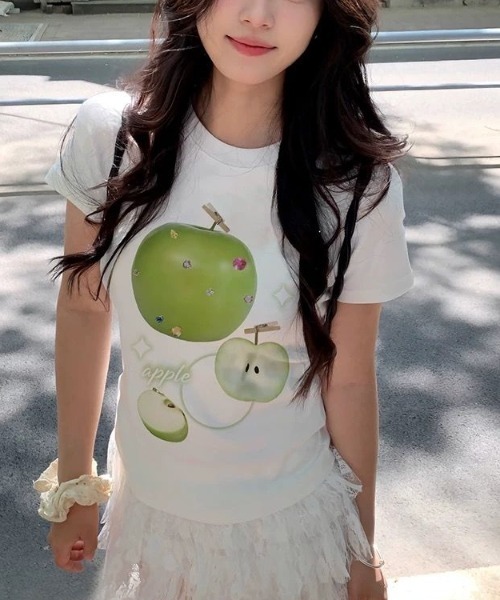 GEMEDA(ジェメダ)の「ロゴプリント リブフィットTシャツ(Tシャツ/カットソー・レディース・ホワイト/ブラック/ダークグレー/ホワイト系3/ホワイト系2/ホワイト系1/ネイビー/ブラック系・M)」の18枚目の写真
