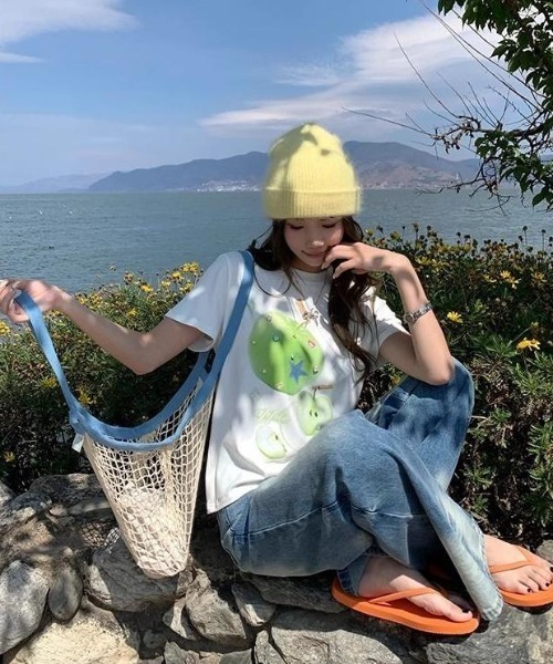 GEMEDA(ジェメダ)の「ロゴプリント リブフィットTシャツ(Tシャツ/カットソー・レディース・ホワイト/ブラック/ダークグレー/ホワイト系3/ホワイト系2/ホワイト系1/ネイビー/ブラック系・M)」の21枚目の写真