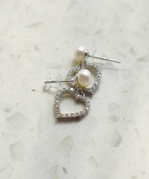 PICCIN（ピッチン）の「パール＆ハートピアス（ピアス（両耳用）・レディース・シルバー/ゴールド・FREE）」の7枚目の写真