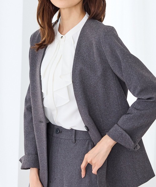 Honeys(ハニーズ)の「フリルブラウス(シャツ/ブラウス・レディース・ホワイト/ライトグレー/オレンジ/ネイビー/ラベンダー・3L/L/LL/M/S)」の9枚目の写真