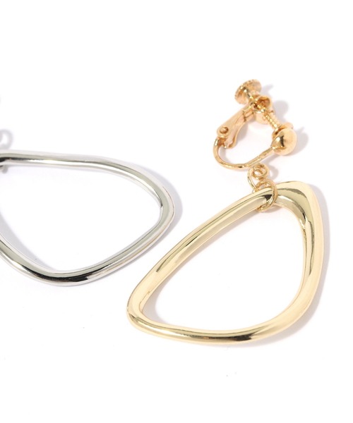 LAKOLE(ラコレ)の「変形三角イヤリング / 576358(イヤリング・レディース・その他1/その他2・FREE)」の3枚目の写真