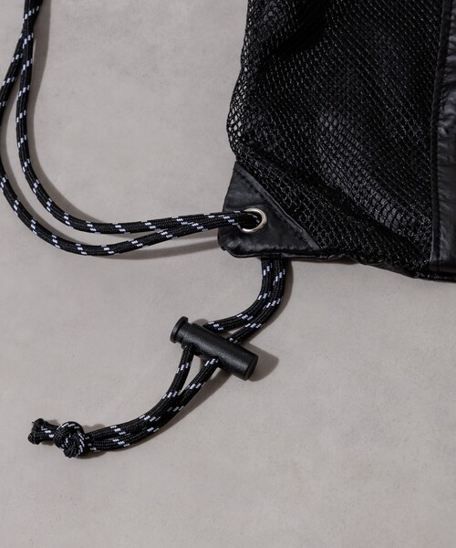 FREAK'S STORE（フリークスストア）の「UMBRO × FREAK'S STORE/アンブロ 別注 レザレット ナップザック/ A4サイズ / レザーライクリュック / バックパック（バックパック/リュック・レディース・ブラウン/ブラック・ONE SIZE）」の15枚目の写真