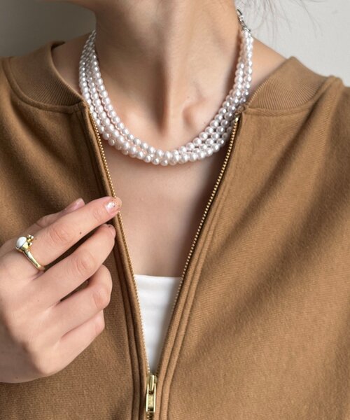 DouDou(ドゥドゥ)の「3連パールレイヤードネックレス(ネックレス・レディース・シルバー・FREE)」の4枚目の写真