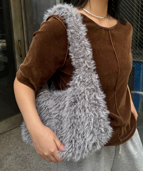 CIAOPANIC TYPY（チャオパニックティピー）の「BIGカラビナ付きワンハンドルボアBAG（トートバッグ・レディース・グレー/オフホワイト/イエロー/サックスブルー・ONE SIZE）」の2枚目の写真