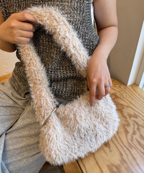 CIAOPANIC TYPY（チャオパニックティピー）の「BIGカラビナ付きワンハンドルボアBAG（トートバッグ・レディース・グレー/オフホワイト/イエロー/サックスブルー・ONE SIZE）」の5枚目の写真