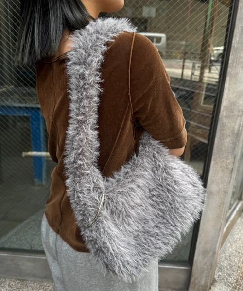 CIAOPANIC TYPY（チャオパニックティピー）の「BIGカラビナ付きワンハンドルボアBAG（トートバッグ・レディース・グレー/オフホワイト/イエロー/サックスブルー・ONE SIZE）」の6枚目の写真