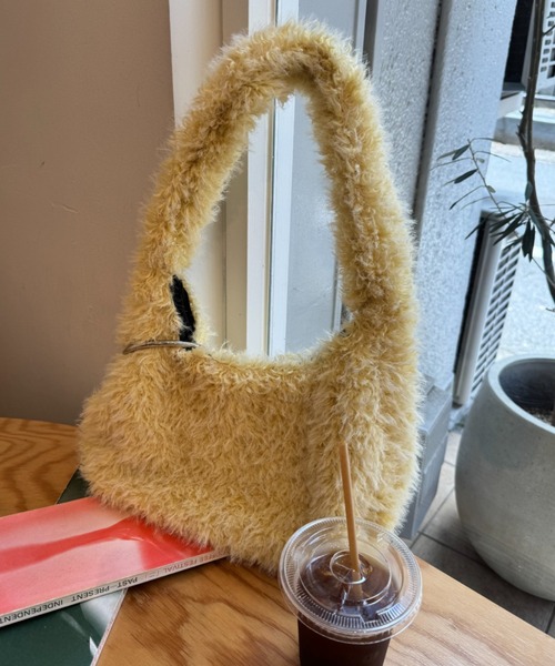 CIAOPANIC TYPY（チャオパニックティピー）の「BIGカラビナ付きワンハンドルボアBAG（トートバッグ・レディース・グレー/オフホワイト/イエロー/サックスブルー・ONE SIZE）」の7枚目の写真