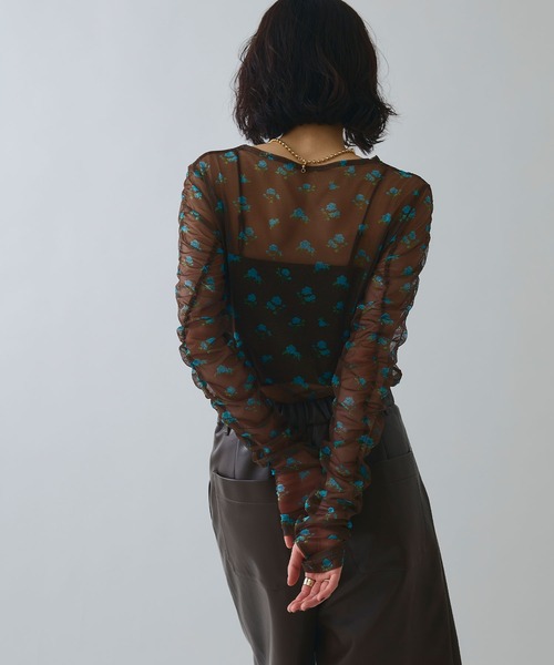 ELLEgirl（エルガール）の「フラワープリントシアートップス（Tシャツ/カットソー・レディース・ブラウン/ベージュ・FREE）」の8枚目の写真