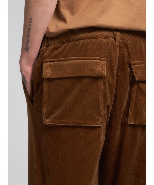 REPLAY（リプレイ）の「リラックスレギュラーフィット コーデュロイパンツ（その他パンツ・メンズ・ライトブラウン・W34xL32/W32xL32/W30xL32/W28xL32）」の3枚目の写真