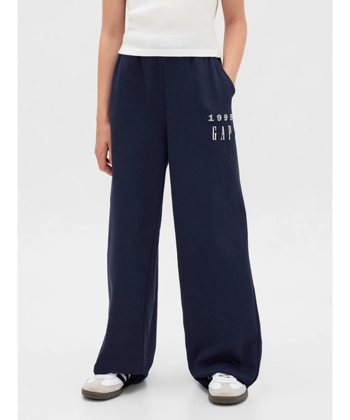 GAP（ギャップ）の「30th アニバーサリー フレンチテリー GAPロゴ バギースウェットパンツ（キッズ）（スウェットパンツ・キッズ・レッド/ネイビー/アイボリー/グレー・120cm/160cm/130cm/140cm/150cm）」の4枚目の写真