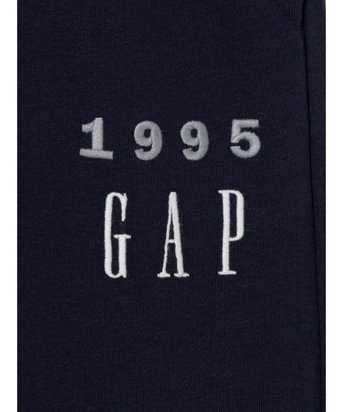GAP（ギャップ）の「30th アニバーサリー フレンチテリー GAPロゴ バギースウェットパンツ（キッズ）（スウェットパンツ・キッズ・レッド/ネイビー/アイボリー/グレー・120cm/160cm/130cm/140cm/150cm）」の5枚目の写真