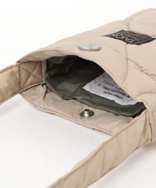 fridge（フリッジ）の「【TAION】タイオン MILITARY CROSS BODY DOWN BAG-SMALL＜MILITARY／SOFT SHELL＞ TAION-BG05ALSML-S（ショルダーバッグ・メンズ・オフホワイト/その他/ブラック/グリーン/ベージュ・ONESIZE）」の12枚目の写真