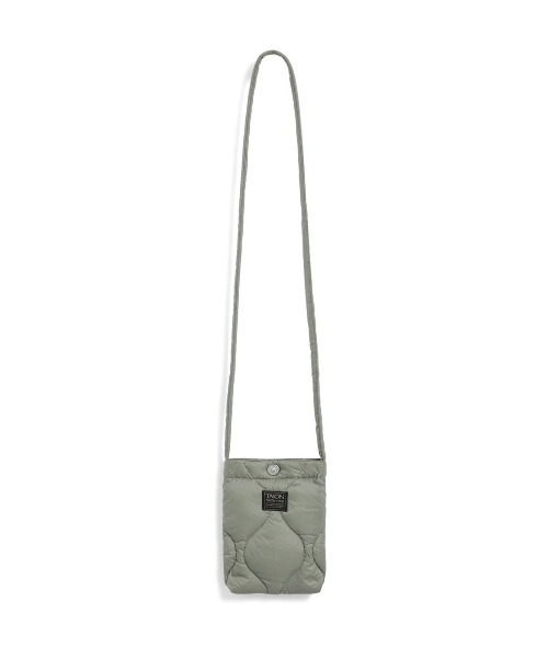 fridge（フリッジ）の「【TAION】タイオン MILITARY CROSS BODY DOWN BAG-SMALL＜MILITARY／SOFT SHELL＞ TAION-BG05ALSML-S（ショルダーバッグ・メンズ・オフホワイト/その他/ブラック/グリーン/ベージュ・ONESIZE）」の4枚目の写真