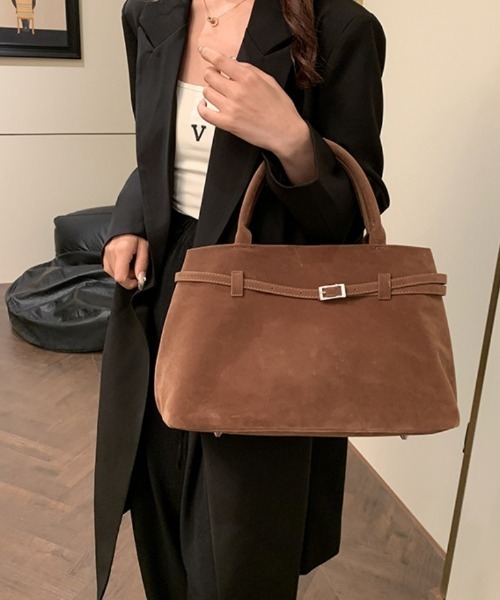 Ritzy(リッツィー)の「フェイクスェード ショルダーバッグ(ショルダーバッグ・レディース・モカ/ブラック/キャメル/レッド・FREE)」の3枚目の写真