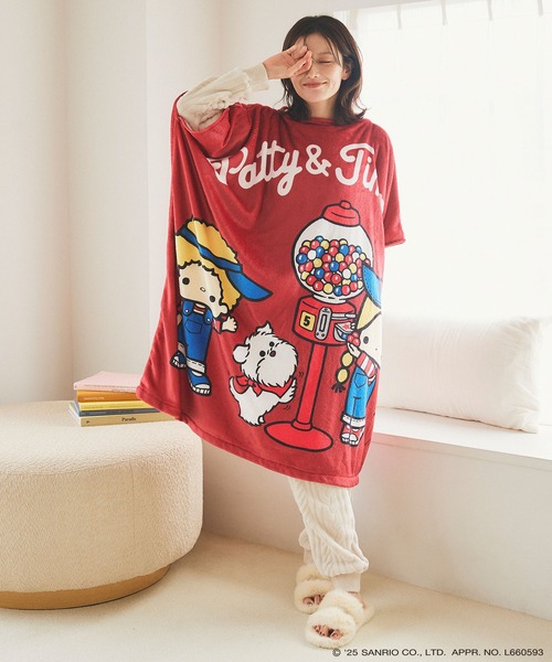 sanrio(サンリオ)の「【sanrio characters】パティ&ジミープリントふわもこ着られるフリース毛布ポンチョ/ブランケット《サンリオキャラクターズ》とろふわ もこもこ あったか(ルームウェア/パジャマ・レディース・ライトグレー/レッド/ネイビー・FREE)」の7枚目の写真