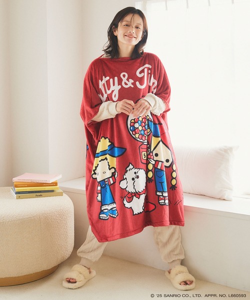 sanrio(サンリオ)の「【sanrio characters】パティ&ジミープリントふわもこ着られるフリース毛布ポンチョ/ブランケット《サンリオキャラクターズ》とろふわ もこもこ あったか(ルームウェア/パジャマ・レディース・ライトグレー/レッド/ネイビー・FREE)」の8枚目の写真