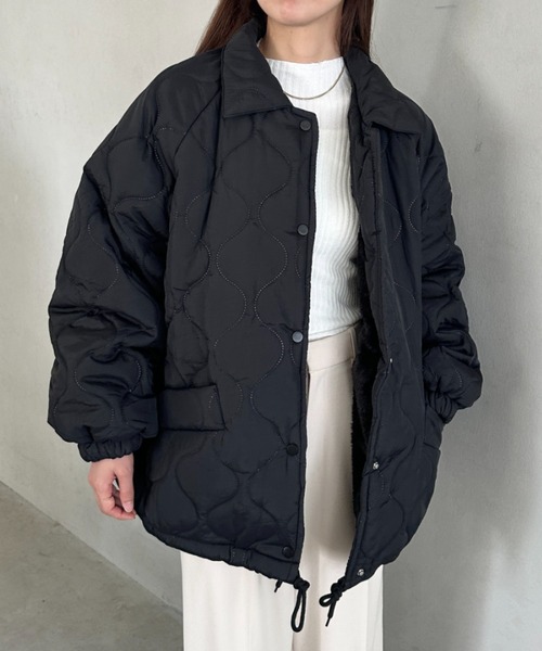 wears(ウェアーズ)の「オーバーシルエットモンスターキルティングコート 裏ボアアウター(ミリタリージャケット・レディース・ミント/オリーブ/ブラック/ピンク/ホワイト・FREE)」の6枚目の写真