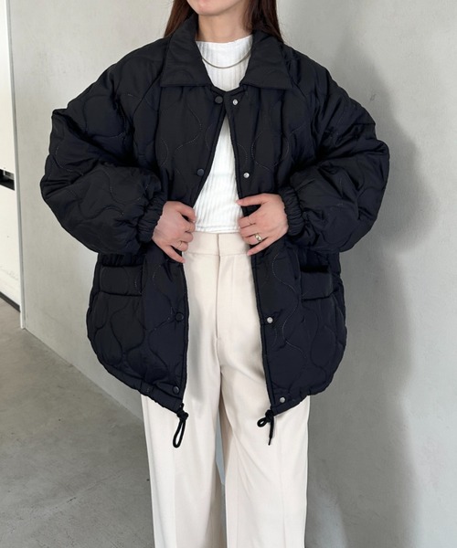 wears(ウェアーズ)の「オーバーシルエットモンスターキルティングコート 裏ボアアウター(ミリタリージャケット・レディース・ミント/オリーブ/ブラック/ピンク/ホワイト・FREE)」の9枚目の写真