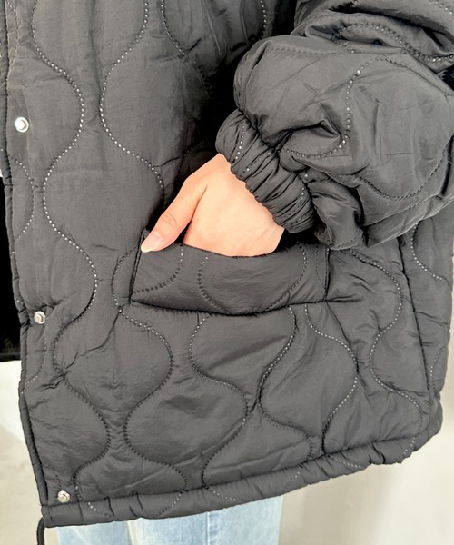 wears(ウェアーズ)の「オーバーシルエットモンスターキルティングコート 裏ボアアウター(ミリタリージャケット・レディース・ミント/オリーブ/ブラック/ピンク/ホワイト・FREE)」の14枚目の写真