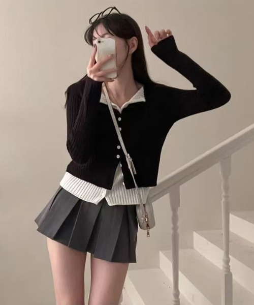 Ada.(エイダ)の「【Mellfy】レイヤード風 バイカラー リブ ニットトップス(ニット/セーター・レディース・グレー/レッド/チャコール/ブラック・FREE)」の13枚目の写真