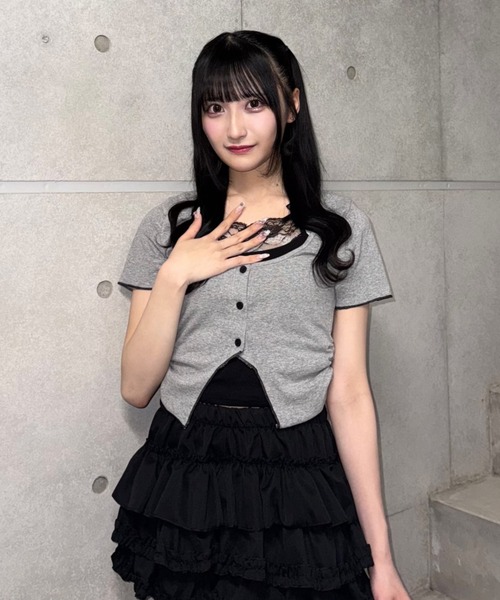 Lae(レイ)の「フェイクレイヤードレーストップス(Tシャツ/カットソー・レディース・グレー・SMALL)」の8枚目の写真