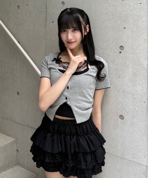 Lae(レイ)の「フェイクレイヤードレーストップス(Tシャツ/カットソー・レディース・グレー・SMALL)」の4枚目の写真