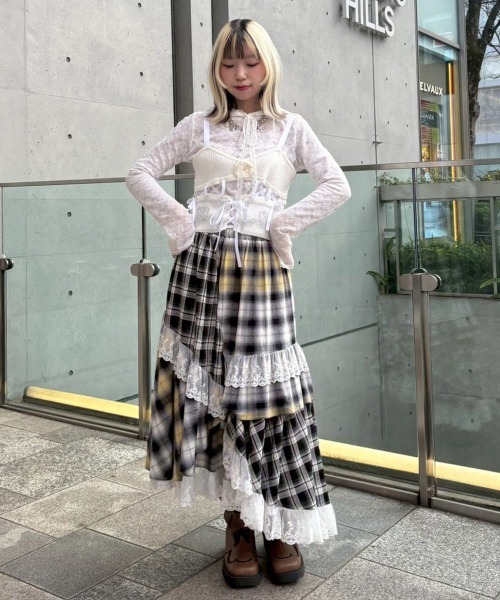 Candy Stripper（キャンディストリッパー）の「ROSE LACE UP KNIT ビスチェ（その他トップス・レディース・オフホワイト/ブラック/ピンク・FREE）」の18枚目の写真