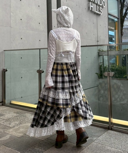 Candy Stripper（キャンディストリッパー）の「ROSE LACE UP KNIT ビスチェ（その他トップス・レディース・オフホワイト/ブラック/ピンク・FREE）」の16枚目の写真